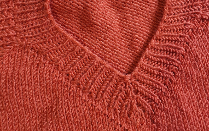 Süße Gestrickte Mädchenjacke. Kostenlose DIY Anleitung